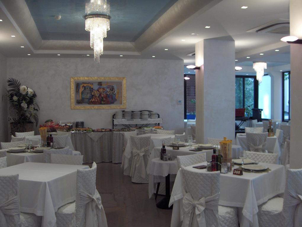 Hotel Tulipe Nazionale Ριτσιόνε Εξωτερικό φωτογραφία